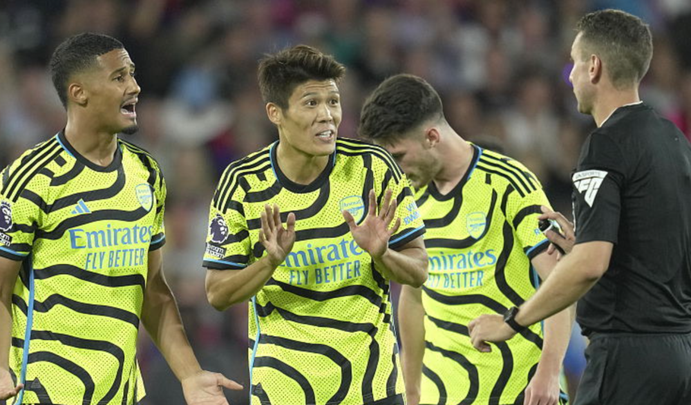 包含赛前纽卡斯尔调整名单以备社区盾；队长鼓劲环节打磨；信心回归；训练强度明显提升的词条